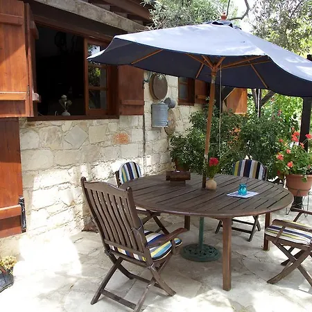 Walnut Grove Tatil Evi Vouni