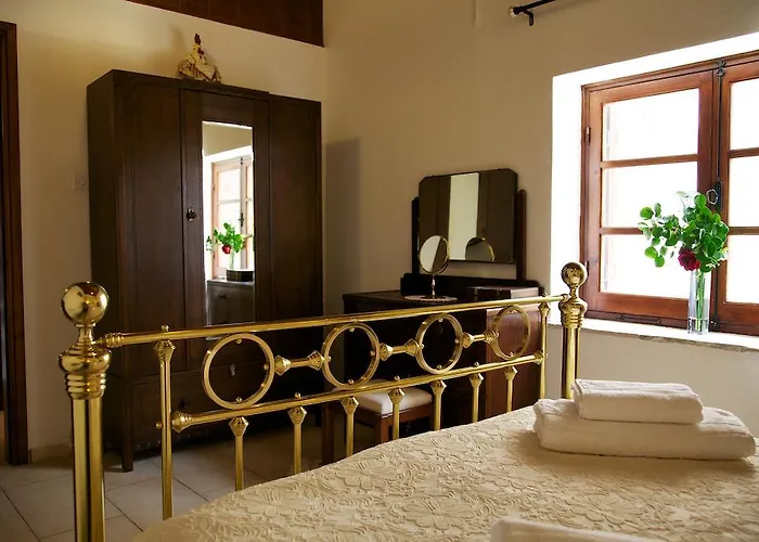 Walnut Grove * Vouni